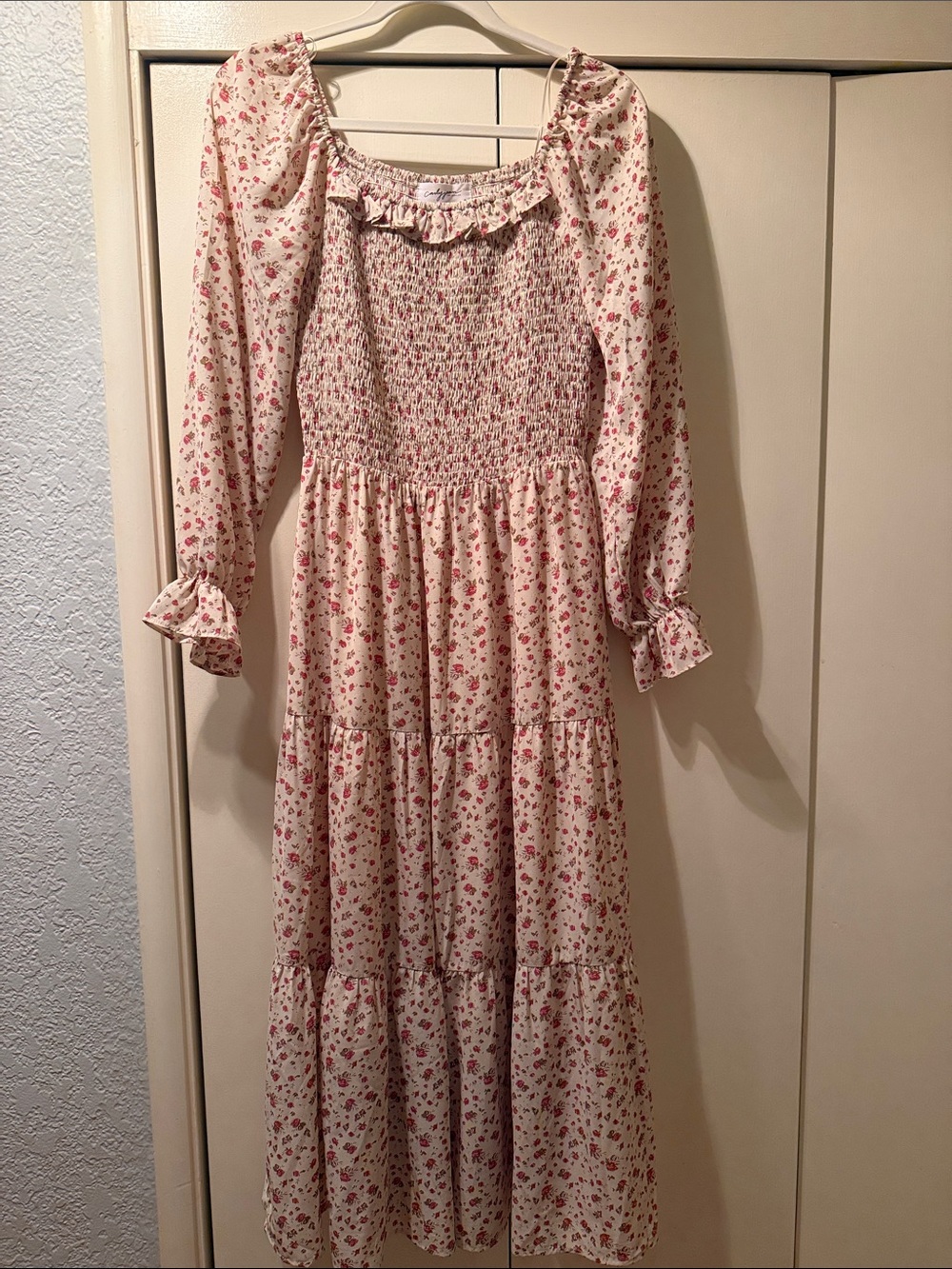 Feminine Carly Jean Los Angeles Dress